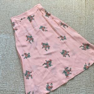 Floral midi skirt with pockets!